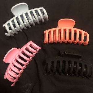 4 Hair Claw Clips !!